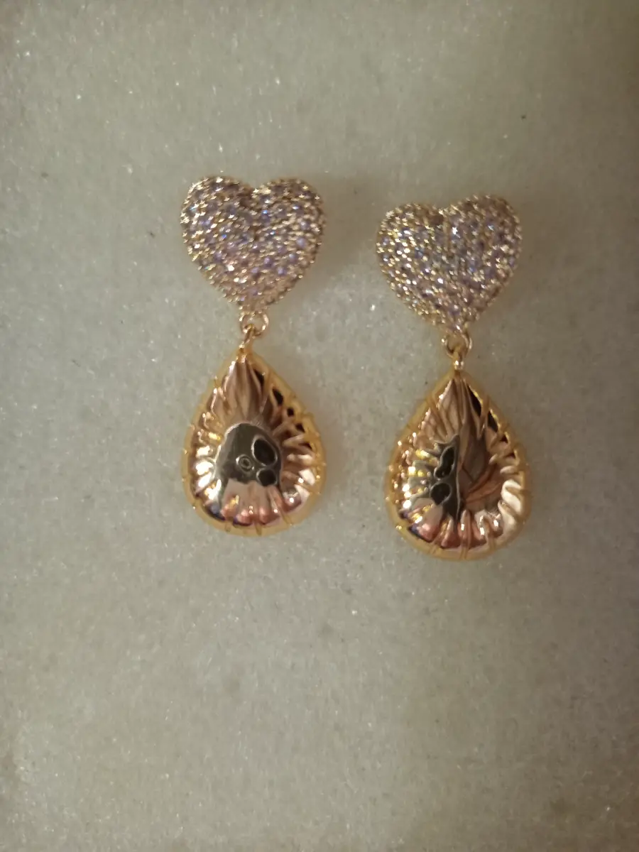 Pendientes Corazón y Lágrima Dorados. Enchapado en oro