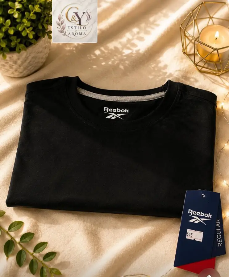 Camiseta Reebok Negra Regular